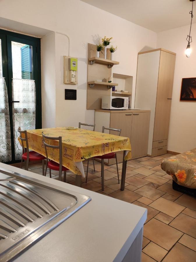 Bilocale Nella Vecchia Citta' Di Mentone Apartment Екстериор снимка