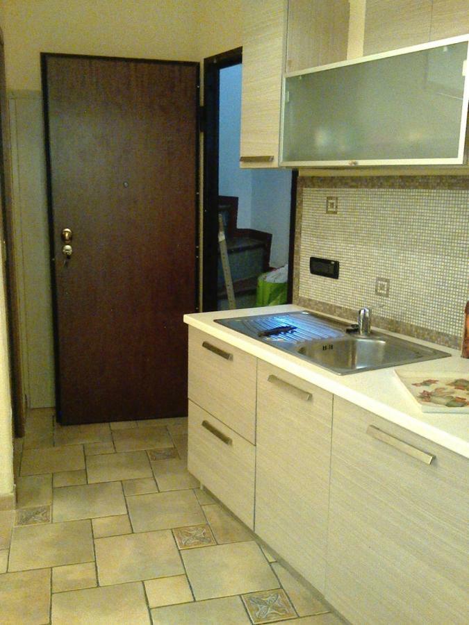 Bilocale Nella Vecchia Citta' Di Mentone Apartment Екстериор снимка